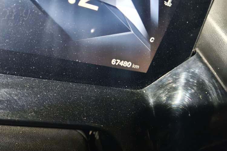 Used CHANGAN OSHAN Z6 2022 Blue Whale 1.5T DCT Smart Edition Urban Version Odometer Close Up