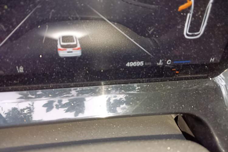 Used CHANGAN OSHAN Z6 2022 Blue Whale 1.5T DCT Smart Edition Odometer Close Up