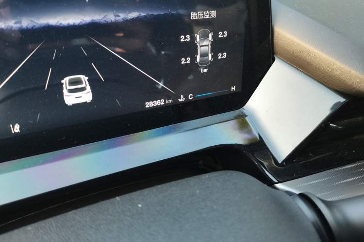 Used CHANGAN OSHAN Z6 2022 Blue Whale 1.5T DCT Smart Edition Odometer Close Up