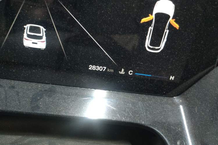 Used CHANGAN OSHAN Z6 2022 Blue Whale 1.5T DCT Smart Navigation Model Odometer Close Up