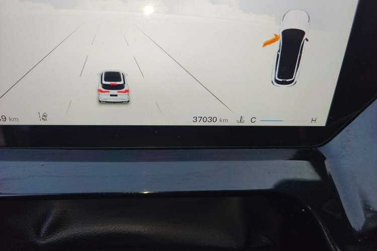 Used CHANGAN OSHAN Z6 2022 Blue Whale 1.5T DCT Smart Edition Odometer Close Up