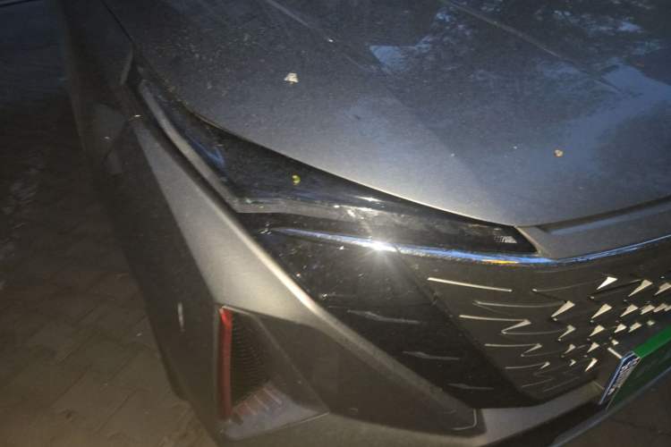 Used CHANGAN OSHAN Z6 2022 Blue Whale 1.5T DCT Smart Navigation Model Right Front Headlight