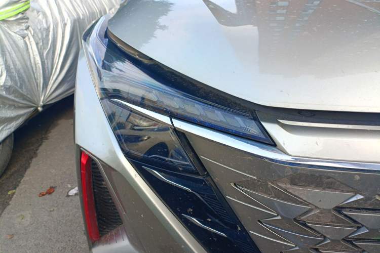 Used CHANGAN OSHAN Z6 2022 Blue Whale 1.5T DCT Luxury Model Right Front Headlight