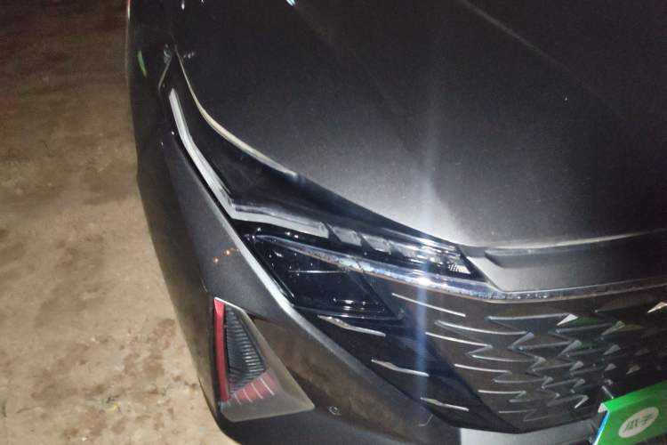Used CHANGAN OSHAN Z6 2022 Blue Whale 1.5T DCT Smart Edition Urban Version Right Front Headlight