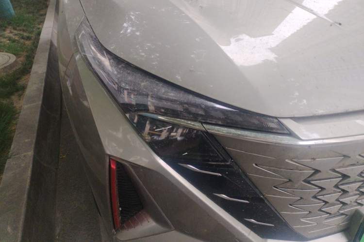 Used CHANGAN OSHAN Z6 2022 Blue Whale 1.5T DCT Smart Navigation Model Right Front Headlight
