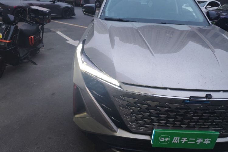 Used CHANGAN OSHAN Z6 2022 Blue Whale 1.5T DCT Smart Navigation Model Right Front Headlight