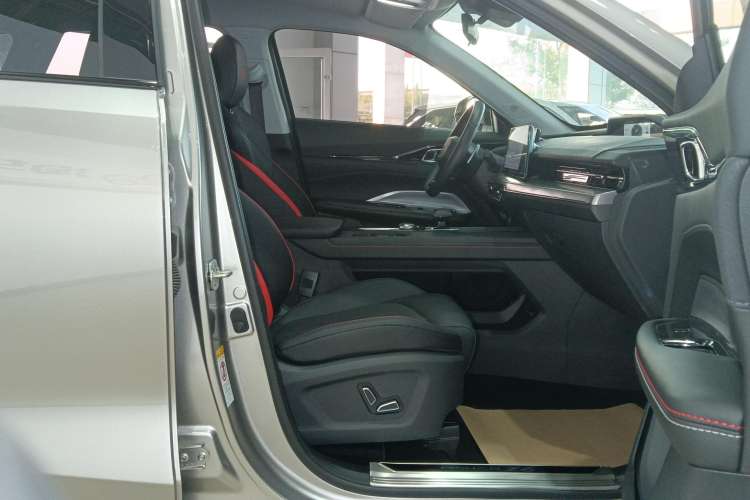 Used CHANGAN OSHAN Z6 2022 Blue Whale 1.5T DCT Smart Edition Right Front Seat