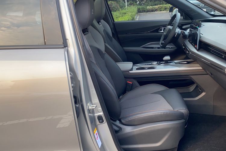 Used CHANGAN OSHAN Z6 2022 Blue Whale 1.5T DCT Luxury Model Right Front Seat