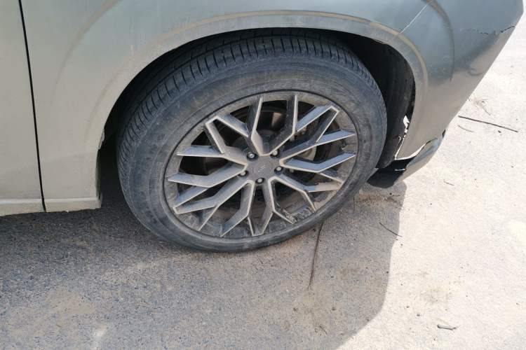 Used CHANGAN OSHAN Z6 2022 Blue Whale 1.5T DCT Smart Edition Right Front Wheel Hub