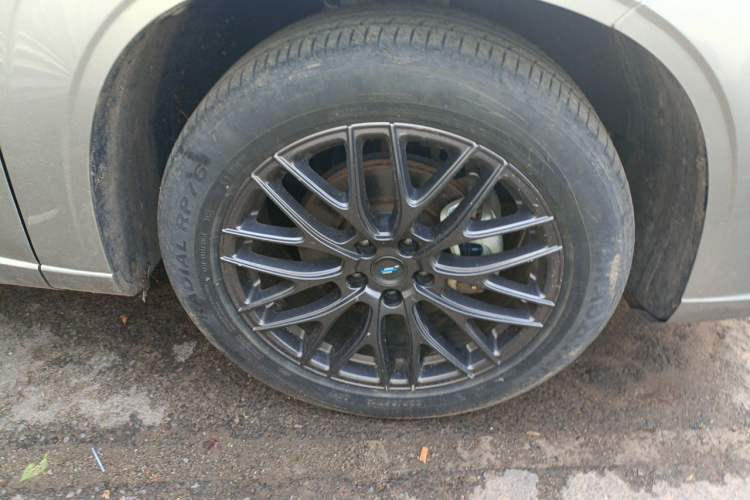 Used CHANGAN OSHAN Z6 2022 Blue Whale 1.5T DCT Luxury Model Right Front Wheel Hub
