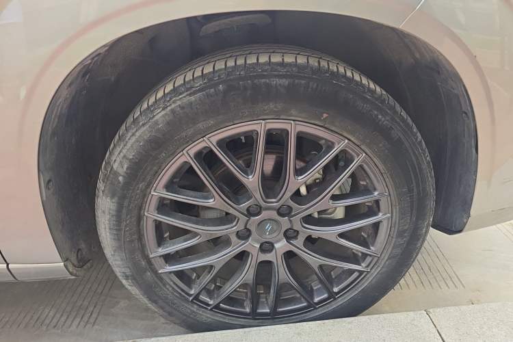 Used CHANGAN OSHAN Z6 2022 Blue Whale 1.5T DCT Luxury Model Right Front Wheel Hub