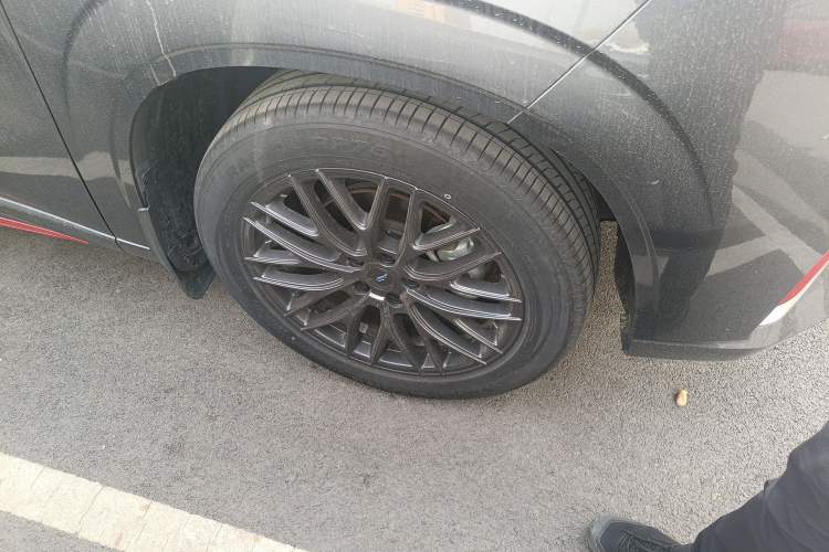 Used CHANGAN OSHAN Z6 2022 Blue Whale 1.5T DCT Luxury Model Right Front Wheel Hub