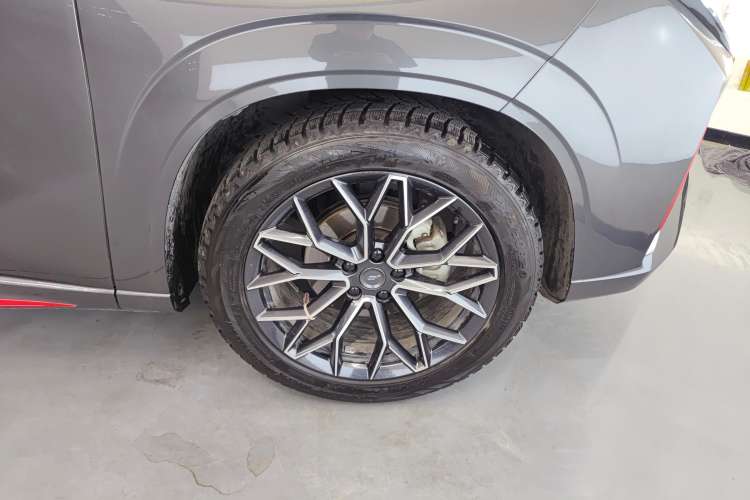 Used CHANGAN OSHAN Z6 2022 Blue Whale 1.5T DCT Smart Edition Urban Version Right Front Wheel Hub
