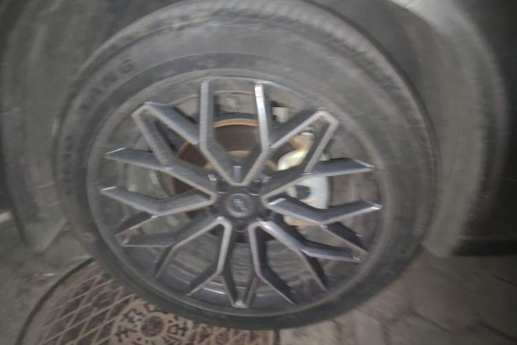 Used CHANGAN OSHAN Z6 2022 Blue Whale 1.5T DCT Smart Edition Urban Version Right Front Wheel Hub