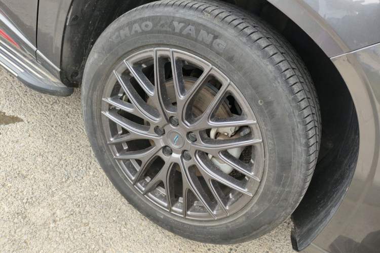 Used CHANGAN OSHAN Z6 2022 Blue Whale 1.5T DCT Luxury Model Right Front Wheel Hub