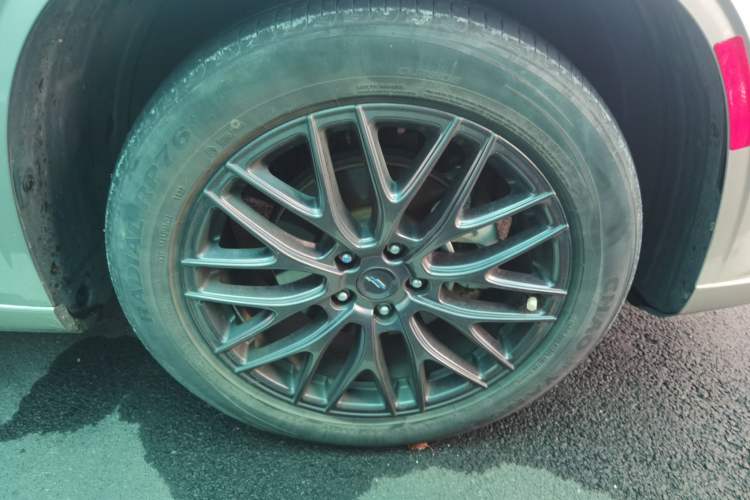Used CHANGAN OSHAN Z6 2022 Blue Whale 1.5T DCT Luxury Model Right Front Wheel Hub