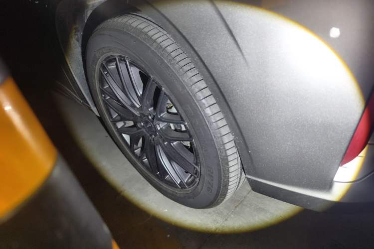 Used CHANGAN OSHAN Z6 2022 Blue Whale 1.5T DCT Luxury Model Right Front Wheel Hub