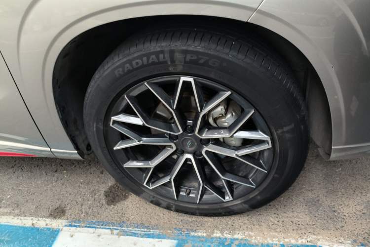Used CHANGAN OSHAN Z6 2022 Blue Whale 1.5T DCT Smart Edition Urban Version Right Front Wheel Hub