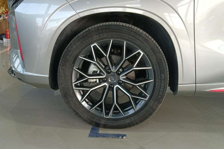 Used CHANGAN OSHAN Z6 2022 Blue Whale 1.5T DCT Smart Edition Right Rear Wheel Hub