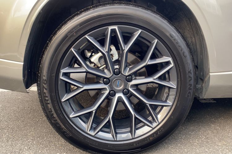 Used CHANGAN OSHAN Z6 2022 Blue Whale 1.5T DCT Luxury Model Right Rear Wheel Hub
