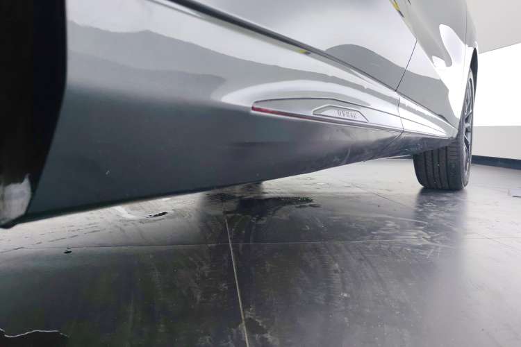 Used CHANGAN OSHAN Z6 2022 Blue Whale 1.5T DCT Smart Edition Right Side Sill