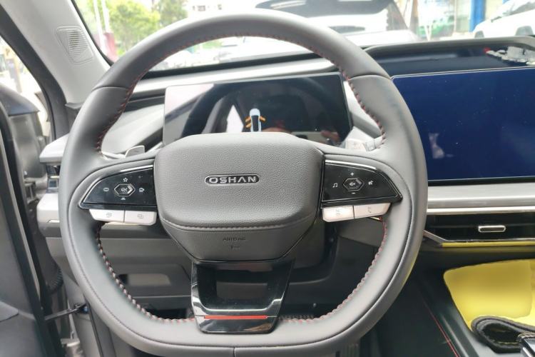 Used CHANGAN OSHAN Z6 2022 Blue Whale 1.5T DCT Smart Edition Steering Wheel