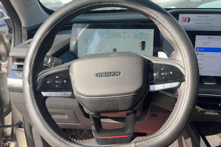 Used CHANGAN OSHAN Z6 2022 Blue Whale 1.5T DCT Smart Navigation Model Steering Wheel