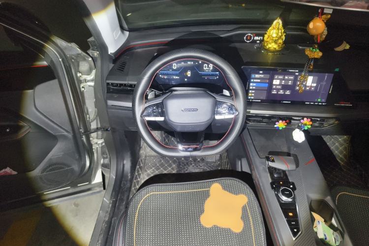 Used CHANGAN OSHAN Z6 2022 Blue Whale 1.5T DCT Luxury Model Steering Wheel