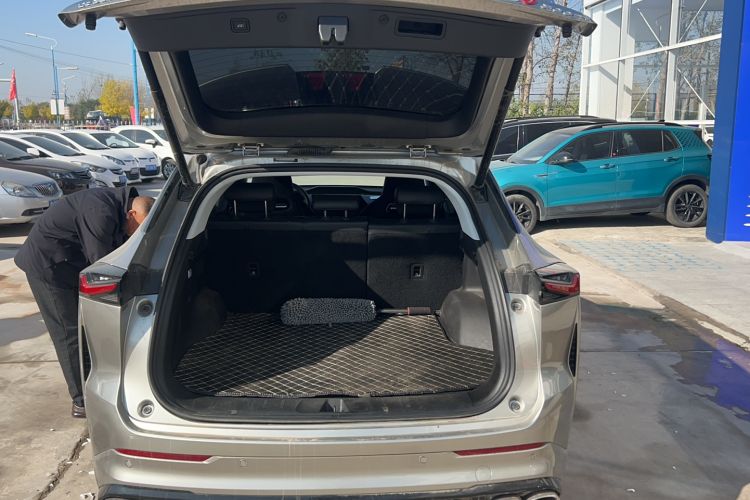 Used CHANGAN OSHAN Z6 2022 Blue Whale 1.5T DCT Smart Navigation Model Trunk