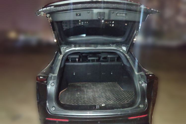 Used CHANGAN OSHAN Z6 2022 Blue Whale 1.5T DCT Smart Edition Urban Version Trunk