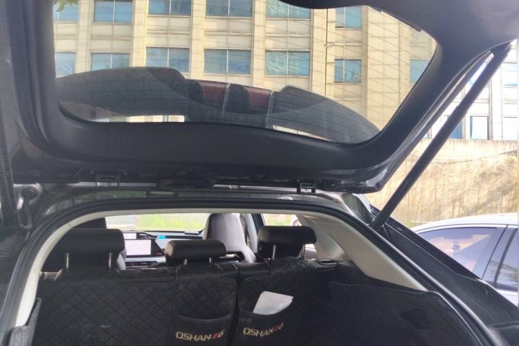 Used CHANGAN OSHAN Z6 2022 Blue Whale 1.5T DCT Smart Edition Trunk