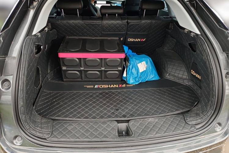 Used CHANGAN OSHAN Z6 2022 Blue Whale 1.5T DCT Smart Edition Trunk