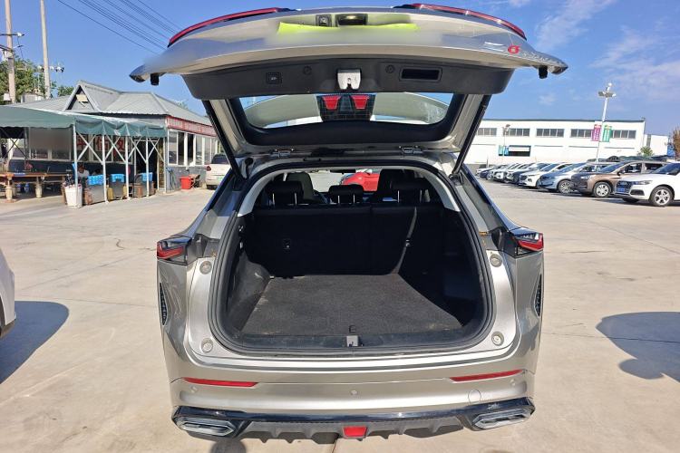 Used CHANGAN OSHAN Z6 2022 Blue Whale 1.5T DCT Luxury Model Trunk