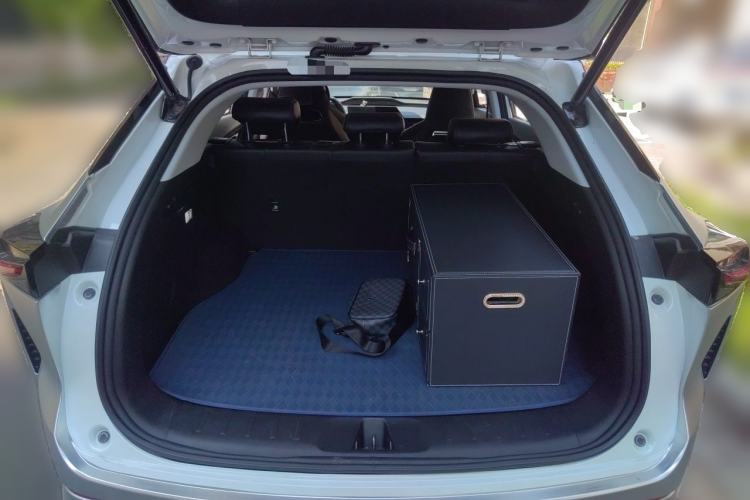 Used CHANGAN OSHAN Z6 2022 Blue Whale 1.5T DCT Smart Edition Trunk