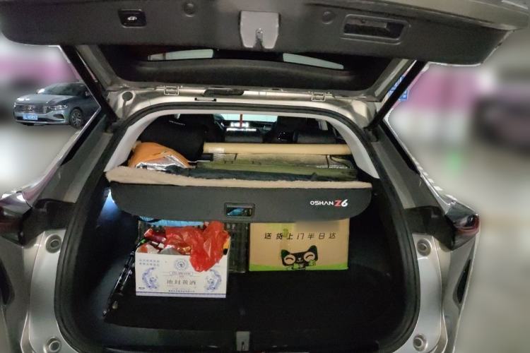 Used CHANGAN OSHAN Z6 2022 Blue Whale 1.5T DCT Smart Edition Trunk