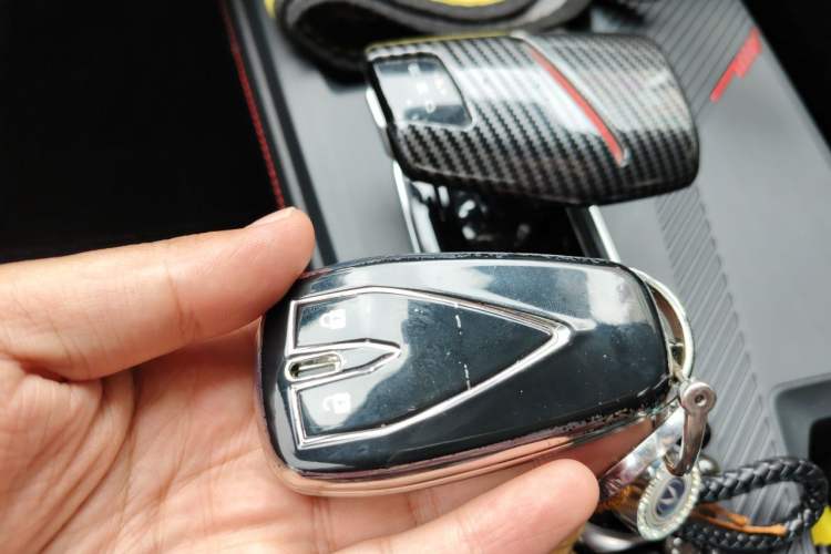 Used CHANGAN OSHAN Z6 2022 Blue Whale 1.5T DCT Smart Edition Vehicle Key
