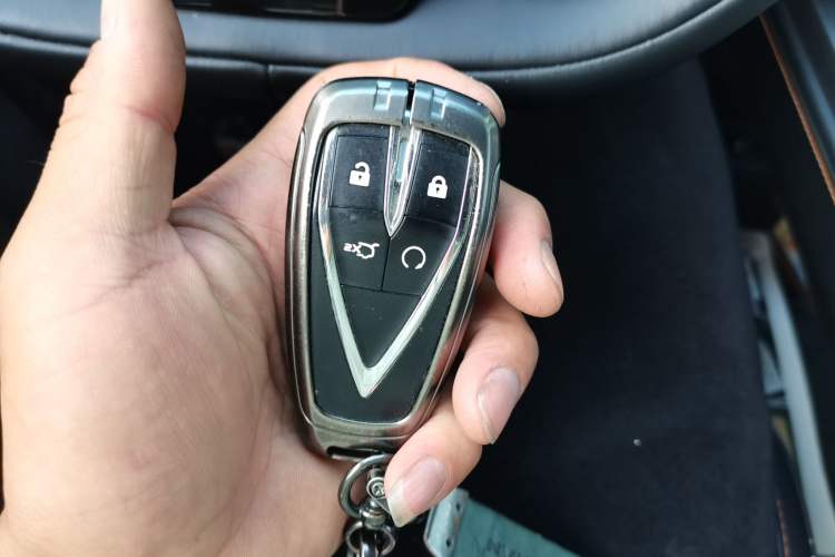 Used CHANGAN OSHAN Z6 2022 Blue Whale 1.5T DCT Smart Edition Vehicle Key
