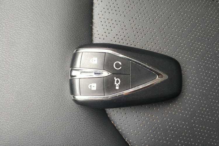 Used CHANGAN OSHAN Z6 2022 Blue Whale 1.5T DCT Smart Edition Urban Version Vehicle Key