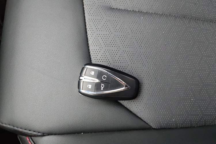 Used CHANGAN OSHAN Z6 2022 Blue Whale 1.5T DCT Smart Edition Vehicle Key