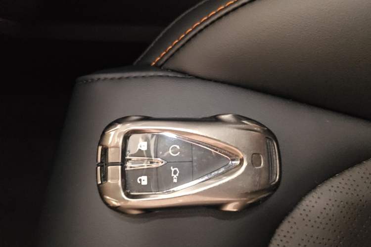 Used CHANGAN OSHAN Z6 2022 Blue Whale 1.5T DCT Smart Edition Urban Version Vehicle Key
