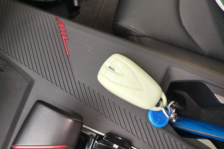 Used CHANGAN OSHAN Z6 2022 Blue Whale 1.5T DCT Smart Edition Vehicle Key