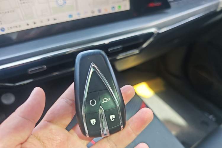 Used CHANGAN OSHAN Z6 2022 Blue Whale 1.5T DCT Smart Edition Vehicle Key