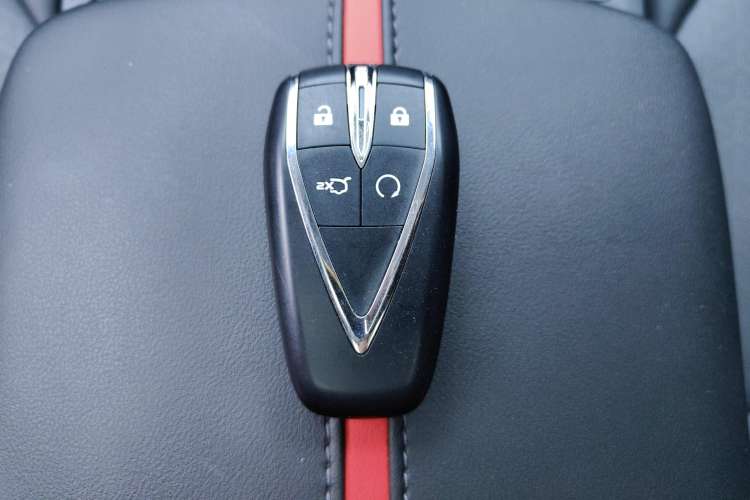 Used CHANGAN OSHAN Z6 2022 Blue Whale 1.5T DCT Smart Edition Urban Version Vehicle Key