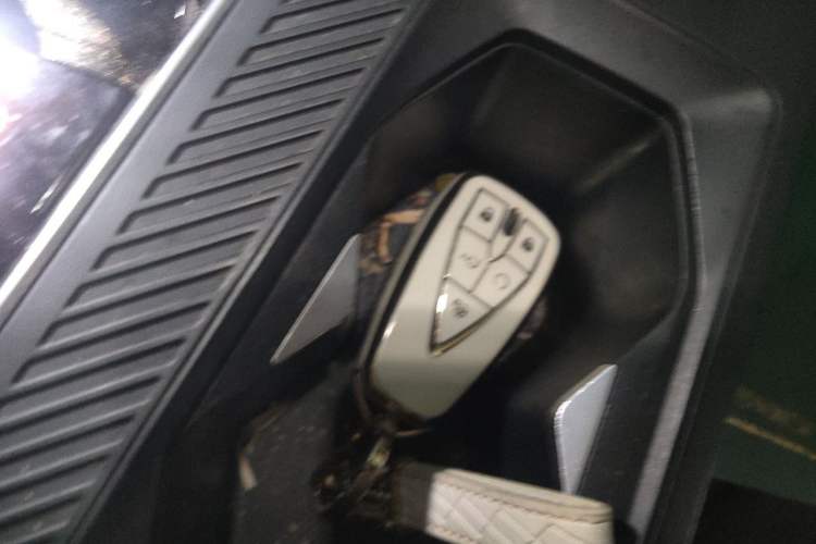 Used CHANGAN OSHAN Z6 2022 Blue Whale 1.5T DCT Smart Navigation Model Vehicle Key