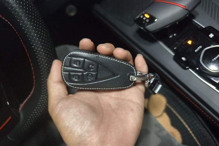 Used CHANGAN OSHAN Z6 2022 Blue Whale 1.5T DCT Luxury Model Vehicle Key