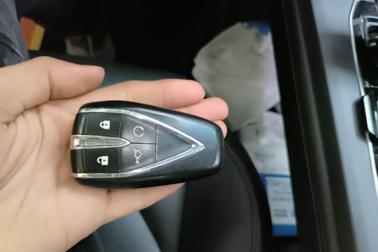 Used CHANGAN OSHAN Z6 2022 Blue Whale 1.5T DCT Smart Edition Urban Version Vehicle Key