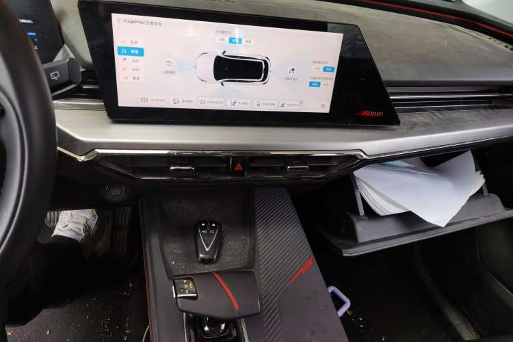 Used CHANGAN OSHAN Z6 2022 Blue Whale 1.5T DCT Luxury Model Audio And AC Panel