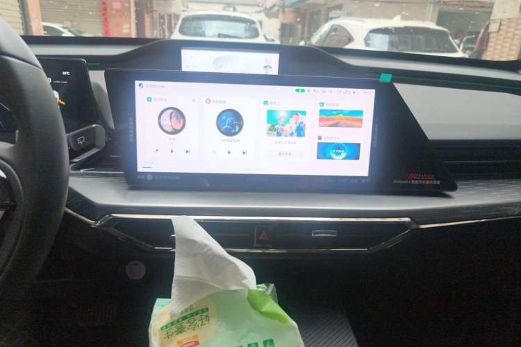 Used CHANGAN OSHAN Z6 2022 Blue Whale 1.5T DCT Smart Navigation Model Audio And AC Panel
