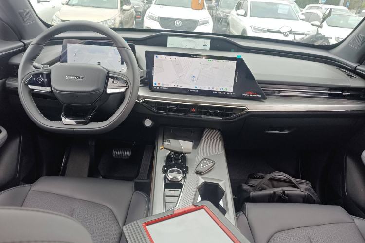 Used CHANGAN OSHAN Z6 2022 Blue Whale 1.5T DCT Smart Edition Urban Version Center Console