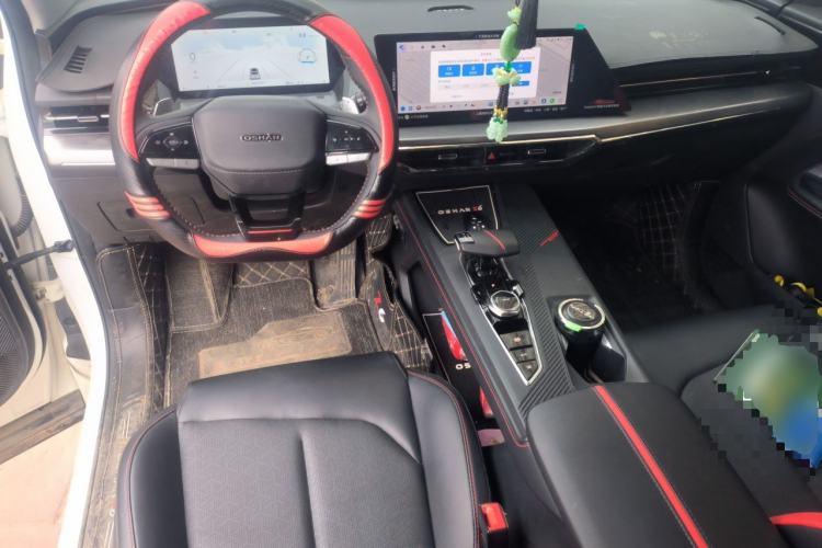 Used CHANGAN OSHAN Z6 2022 Blue Whale 1.5T DCT Smart Edition Center Console